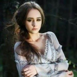 Meet your Posher, Elisa